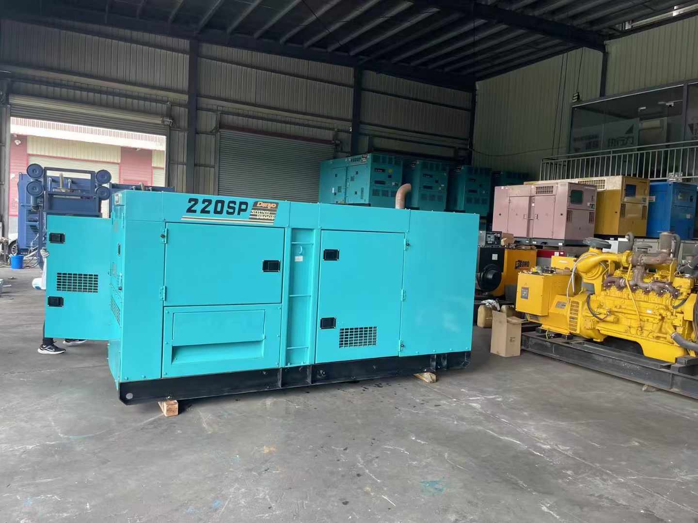 邯山800kW 柴油发电机的输出电流波动范围是多少？