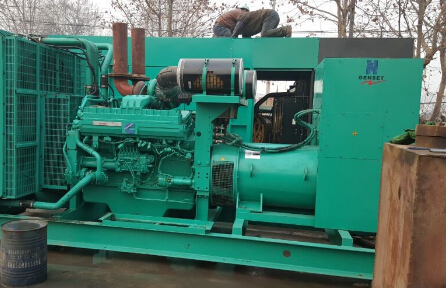 邯山发电机组如何判断水冷式机油散热器内部是否需要清洗？